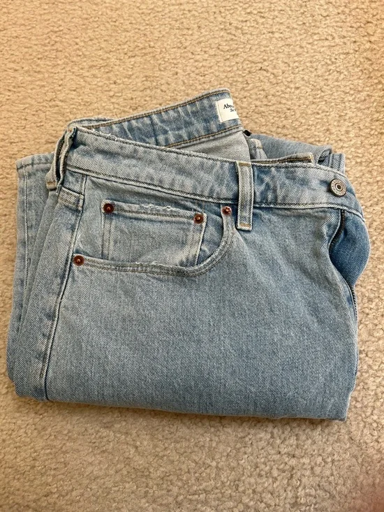 Abercrombie & Fitch 90s Relaxed High-Rise Jeans - Picture 4 of 4